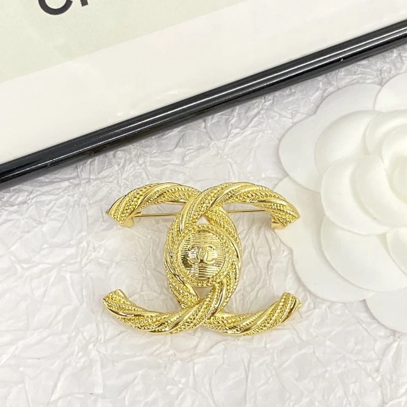 Bright Chanel Brooches 229276