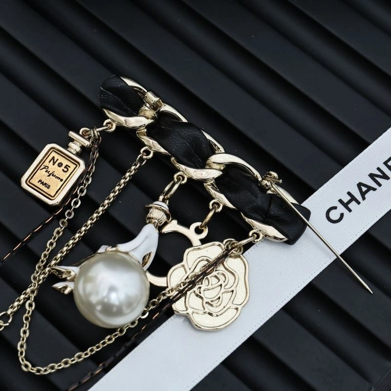 Attractive Chanel Brooches 229299