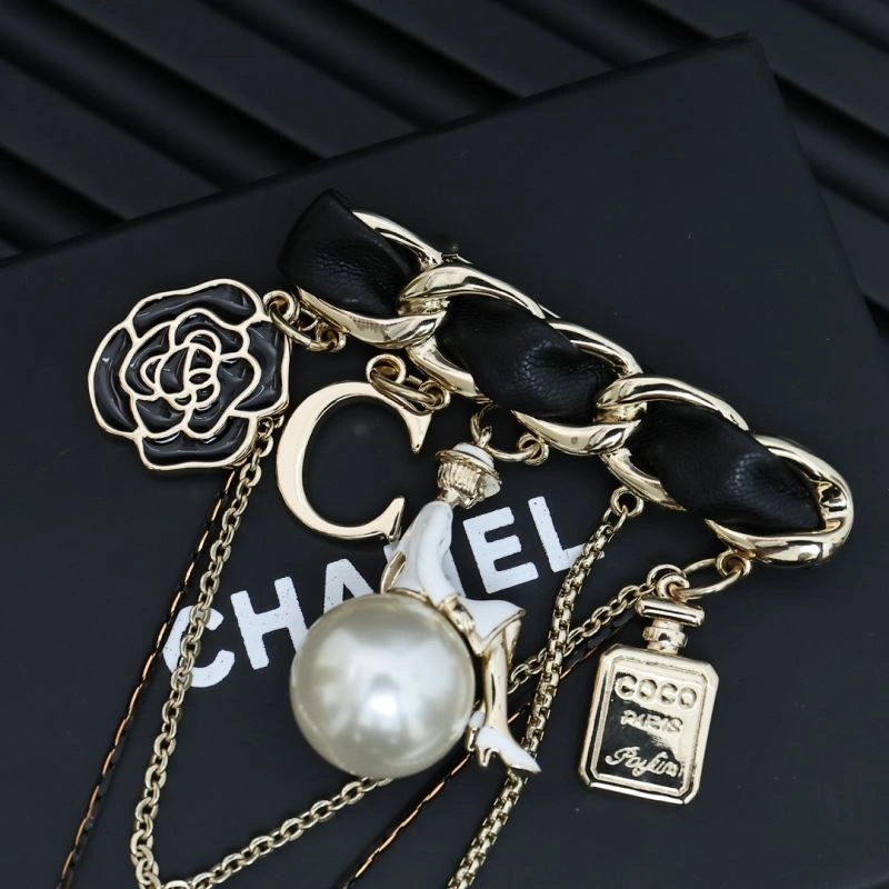 Attractive Chanel Brooches 229299
