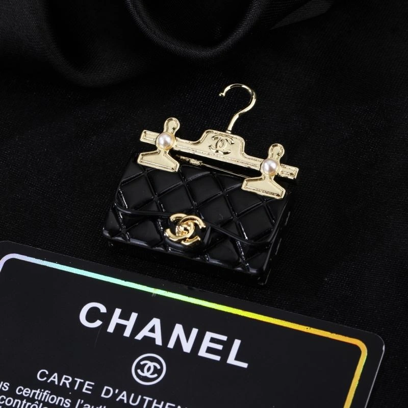 SoftTouch Chanel Brooches 229235
