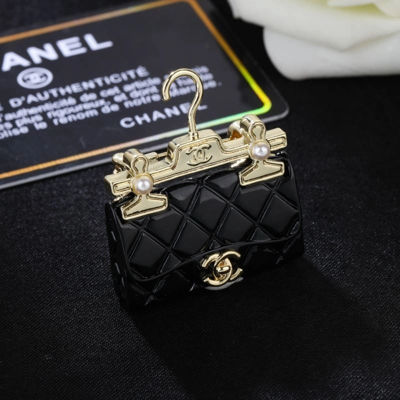 SoftTouch Chanel Brooches 229235