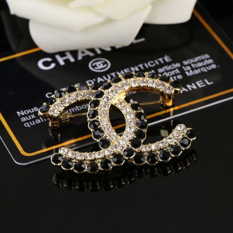 ZipUp Chanel Brooches 229241