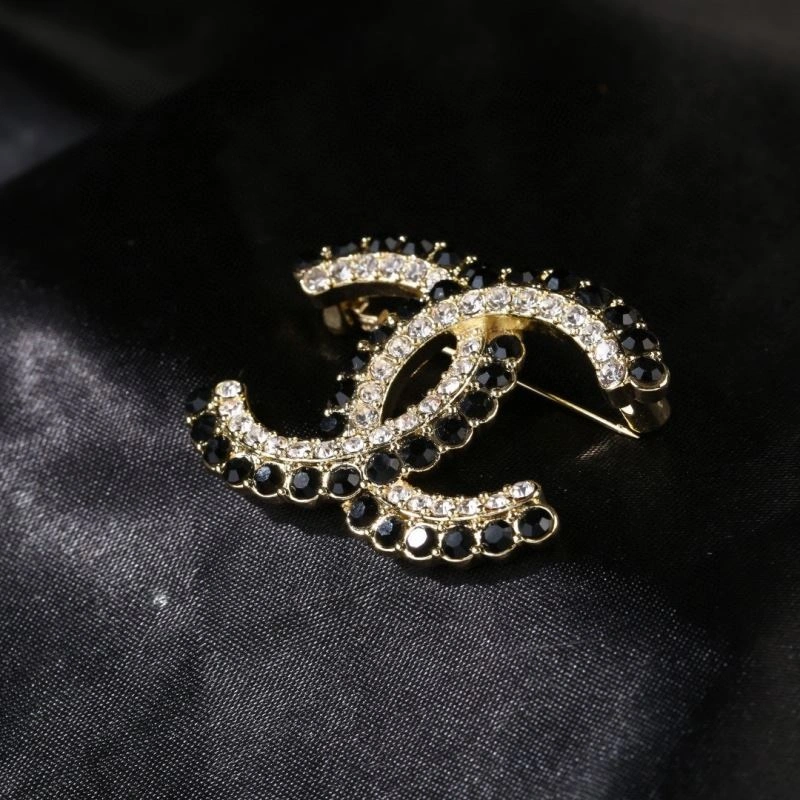 ZipUp Chanel Brooches 229241