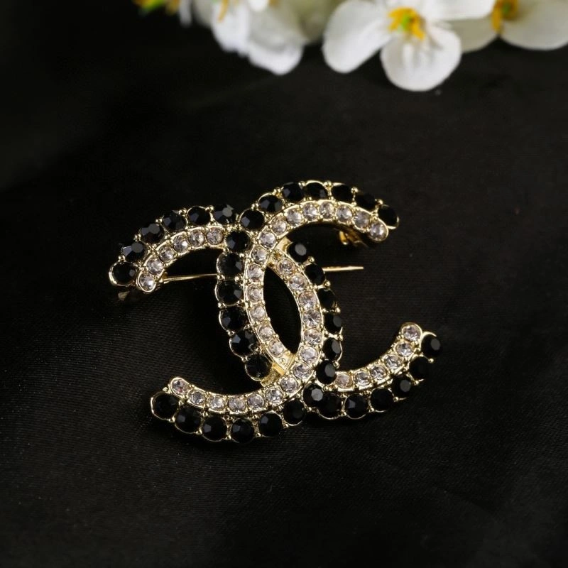 ZipUp Chanel Brooches 229241