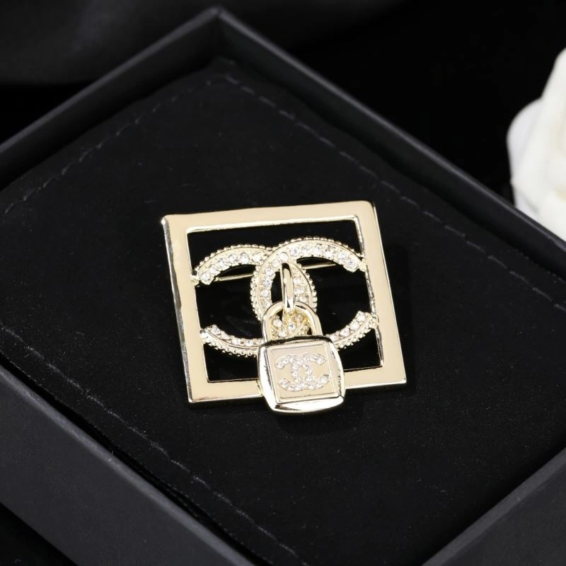 Chanel Brooches Lightweight 229238
