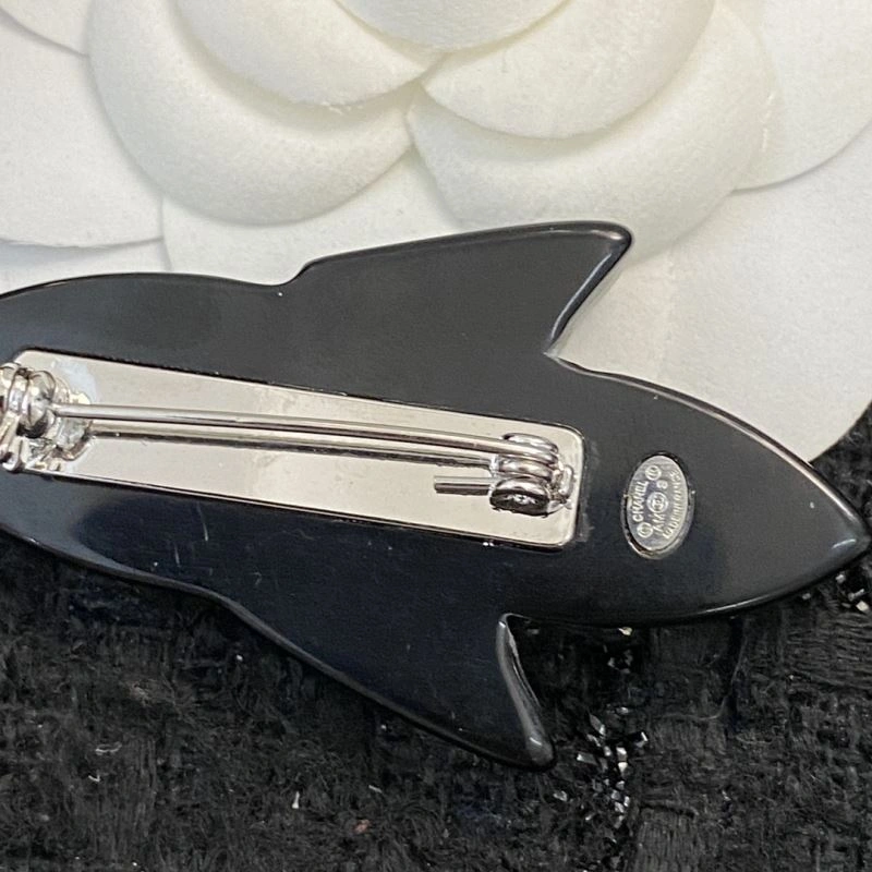 Chanel Brooches Modern 229237