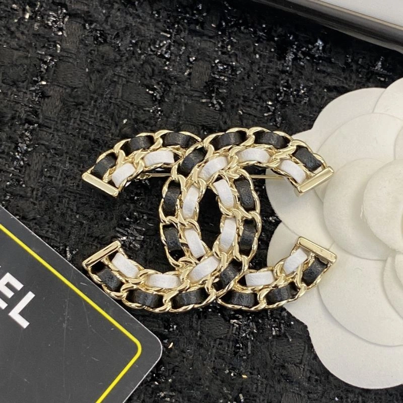Chanel Brooches Affordable 229284