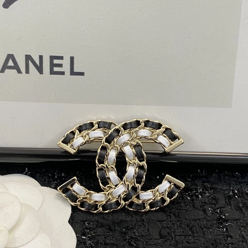 Chanel Brooches Affordable 229284