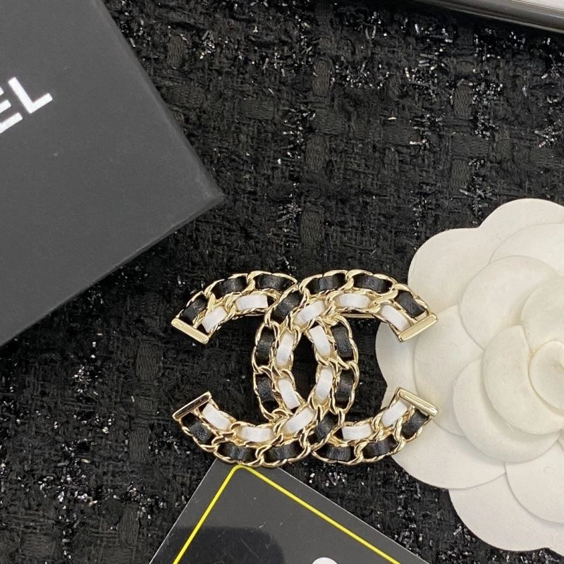 Chanel Brooches Affordable 229284