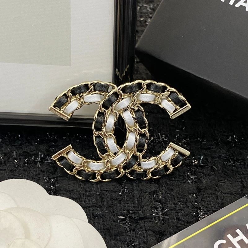 Chanel Brooches Affordable 229284