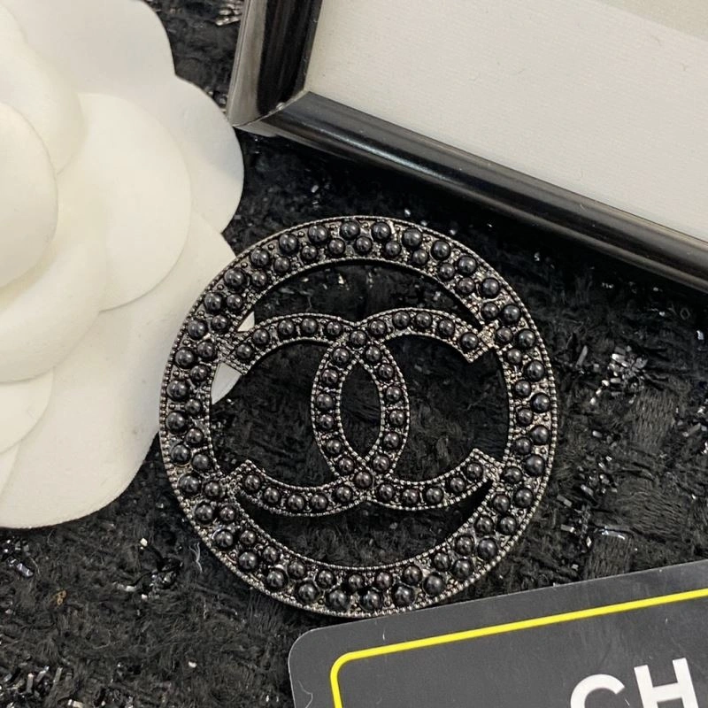 Chanel Brooches Snug 229281