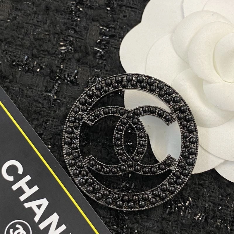 Chanel Brooches Snug 229281