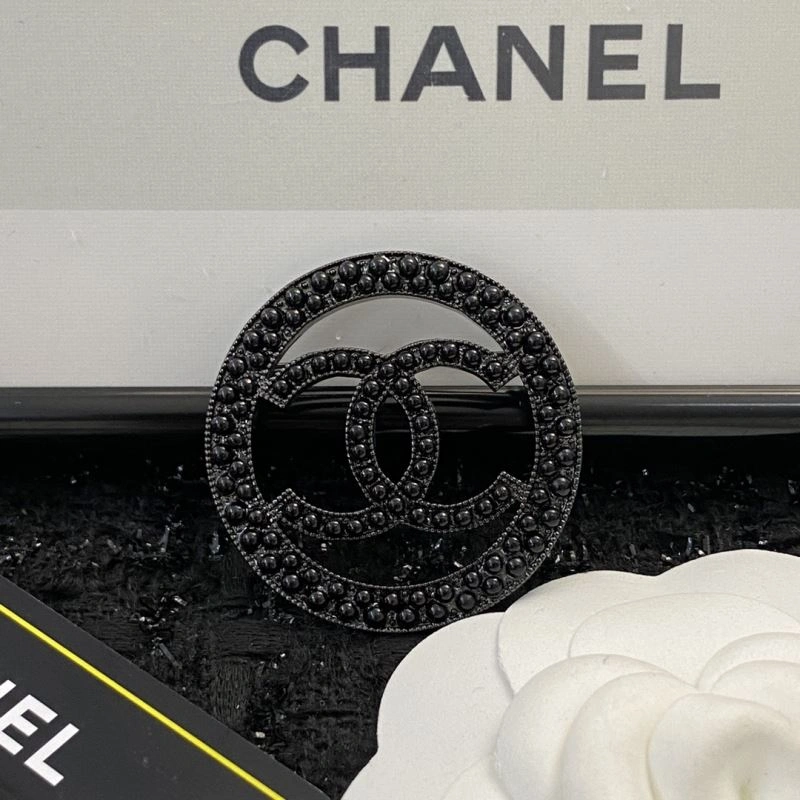 Chanel Brooches Snug 229281