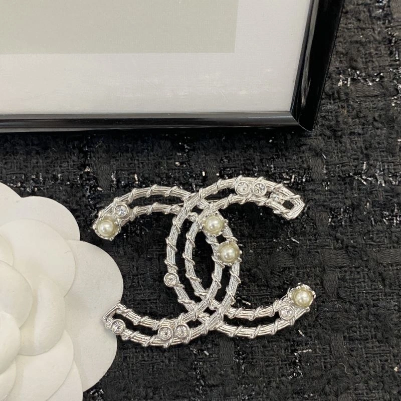 SmoothTexture Chanel Brooches 229229