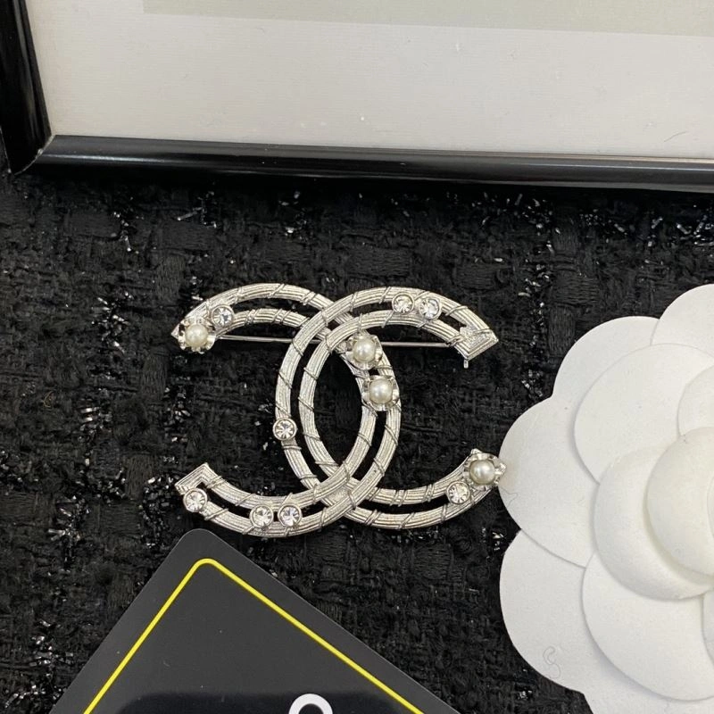 SmoothTexture Chanel Brooches 229229