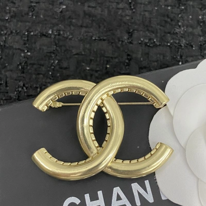 Casual Chanel Brooches 229272
