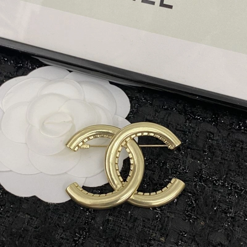 Casual Chanel Brooches 229272