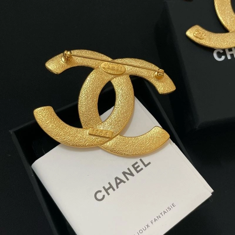 FreshLook Chanel Brooches 229227