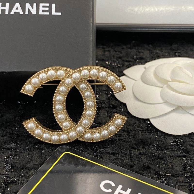 OdorResistant Chanel Brooches 229225