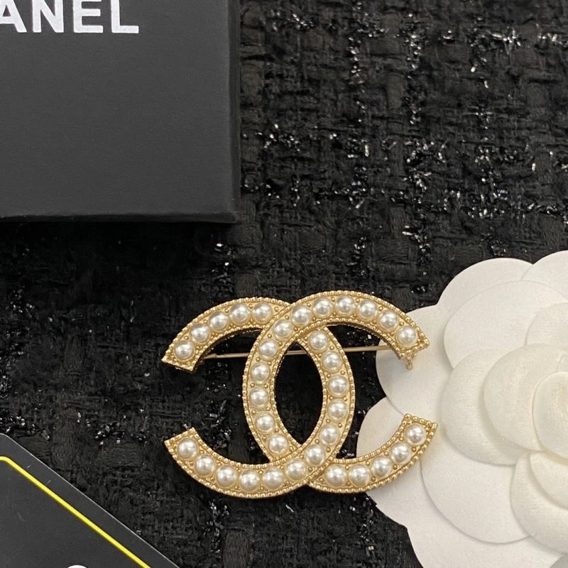OdorResistant Chanel Brooches 229225