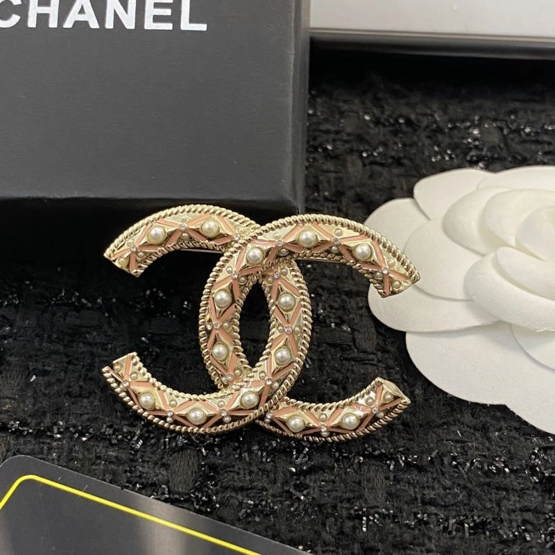 Neat Chanel Brooches 229286