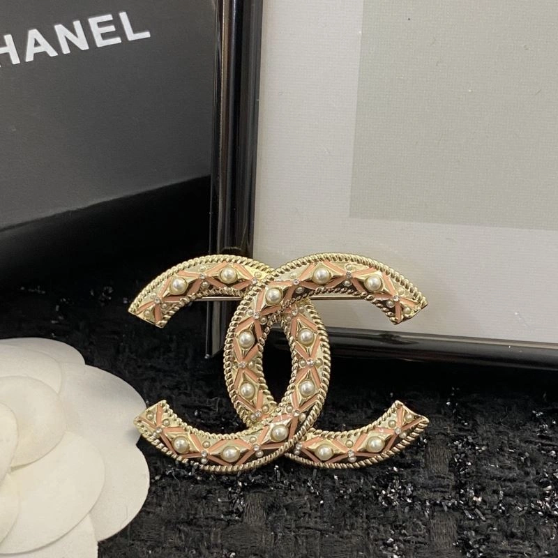 Neat Chanel Brooches 229286