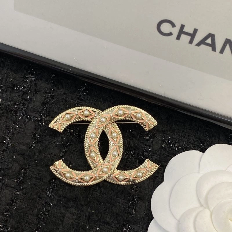 Neat Chanel Brooches 229286