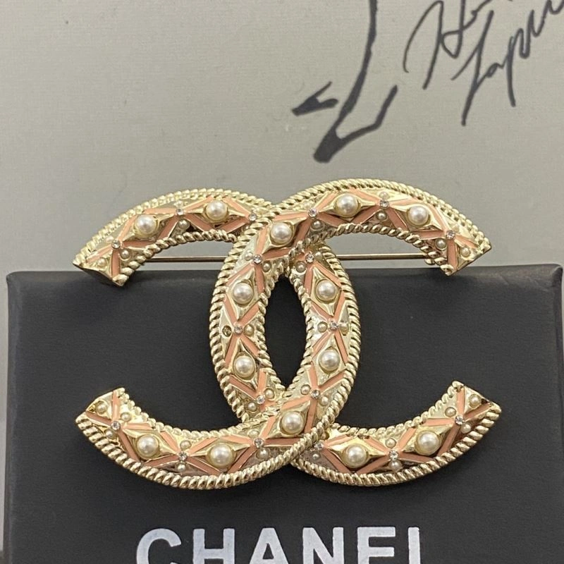 Neat Chanel Brooches 229286