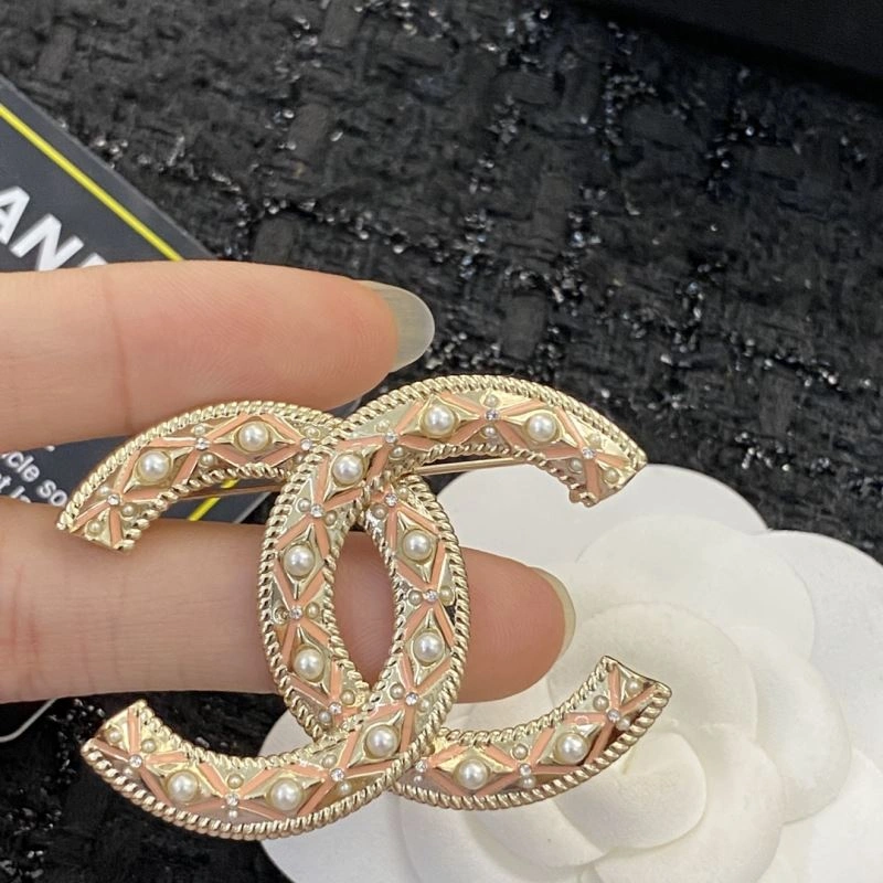Neat Chanel Brooches 229286
