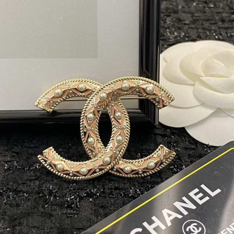 Neat Chanel Brooches 229286