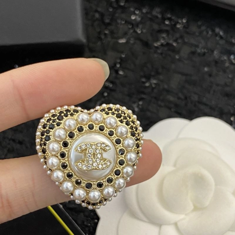 Chanel Brooches TechFriendly 229239