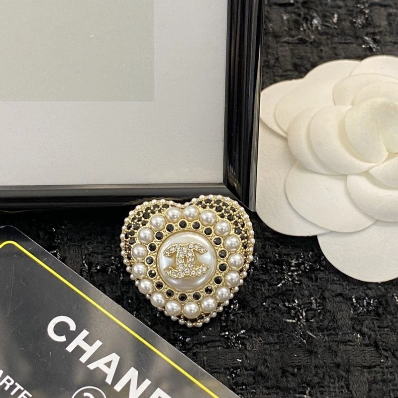 Chanel Brooches TechFriendly 229239