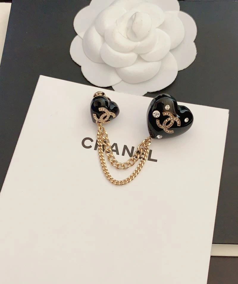 Timeless Chanel Brooches 229234