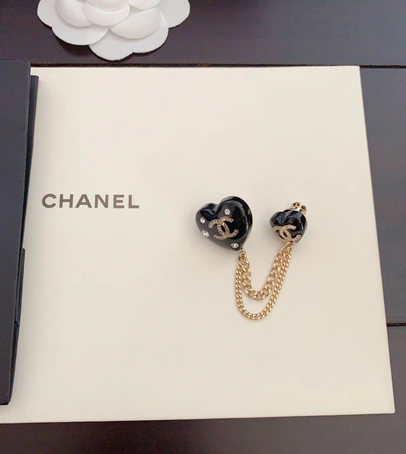 Timeless Chanel Brooches 229234