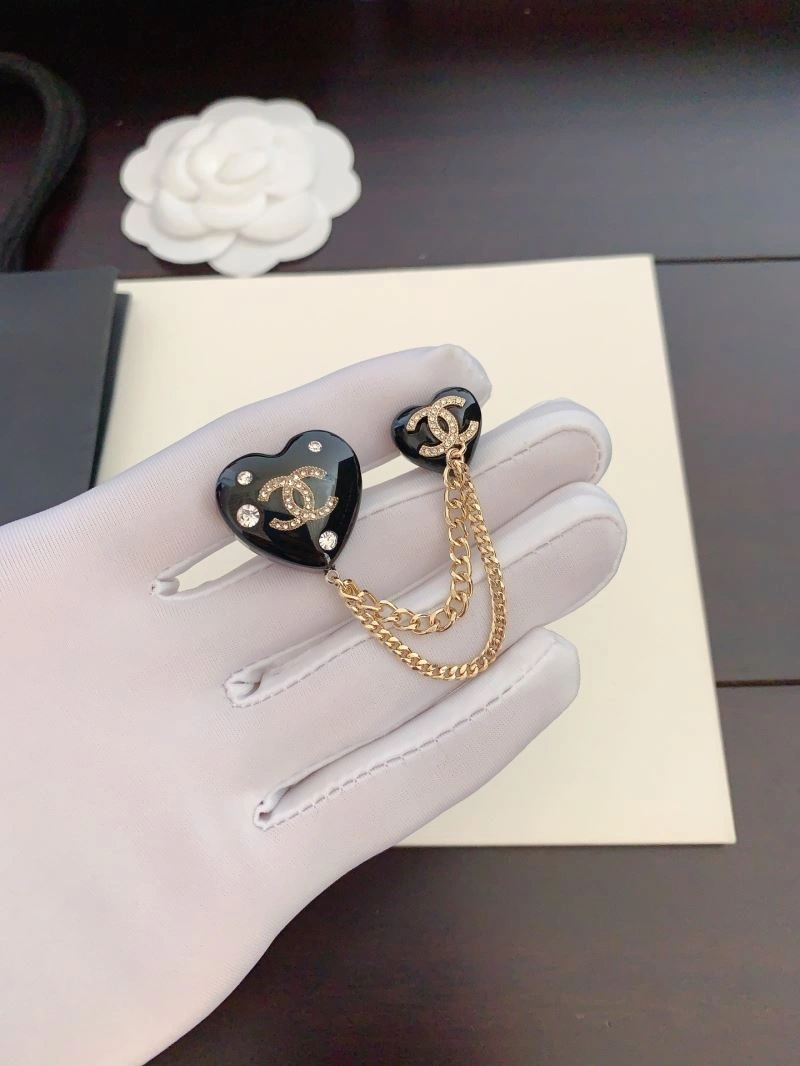 Timeless Chanel Brooches 229234