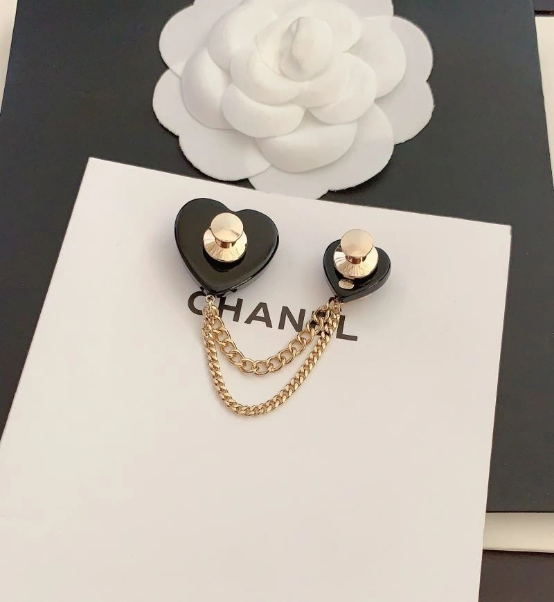 Timeless Chanel Brooches 229234