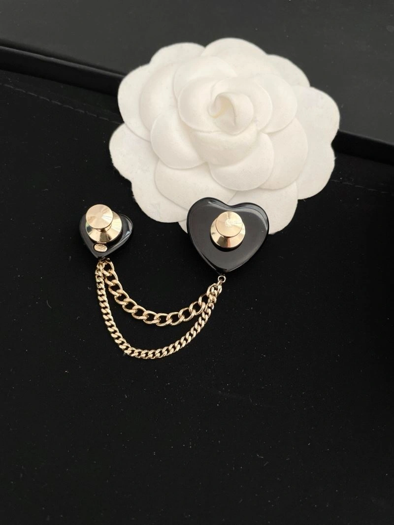 Timeless Chanel Brooches 229234