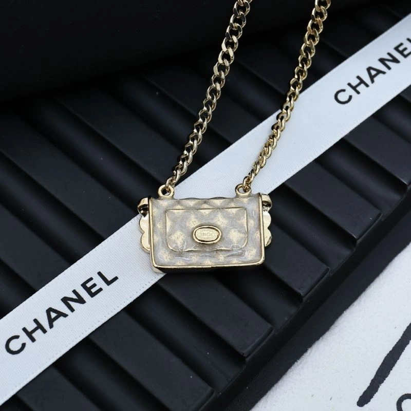 Vibrant Chanel Brooches 229232