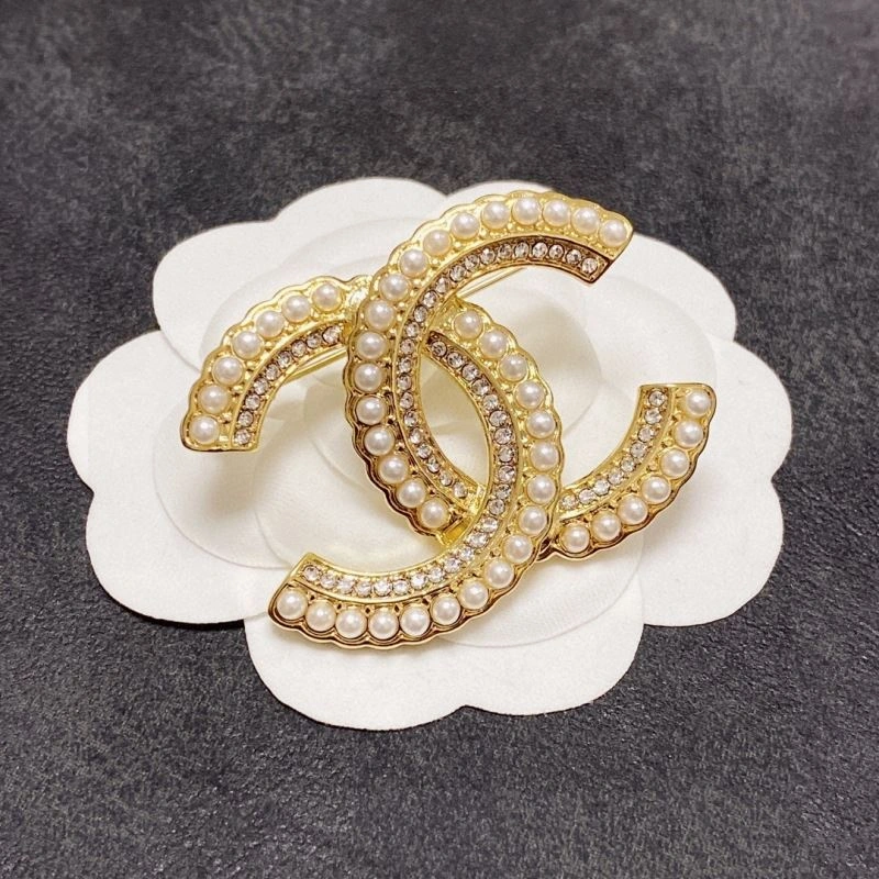 Contemporary Chanel Brooches 229260