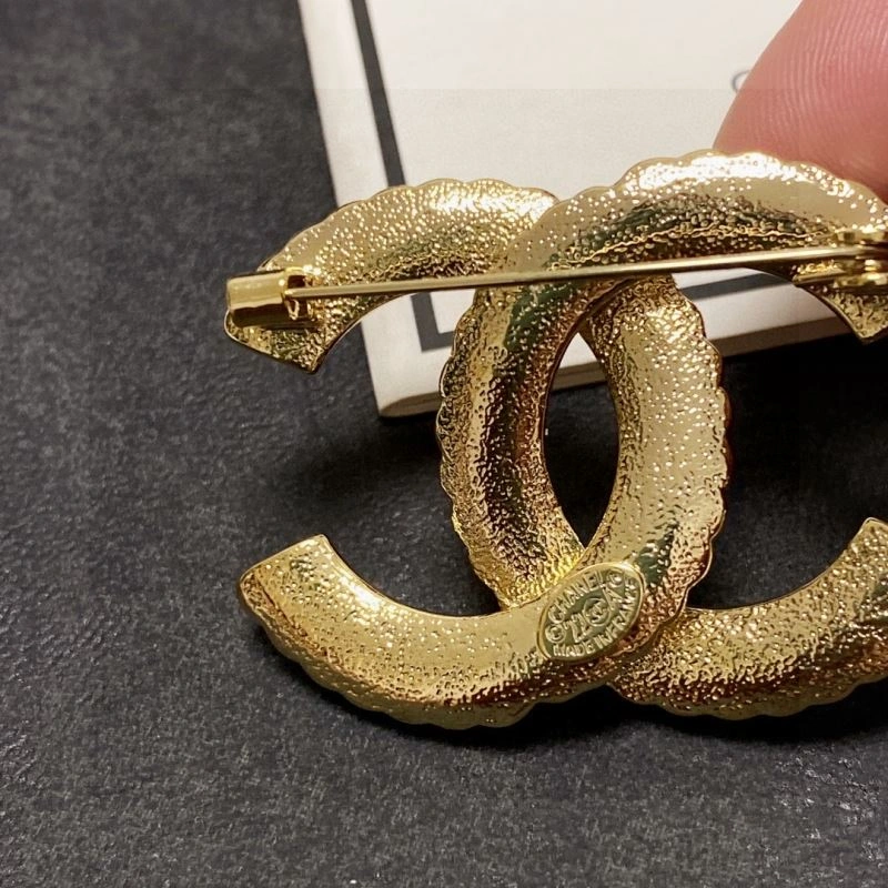 Contemporary Chanel Brooches 229260