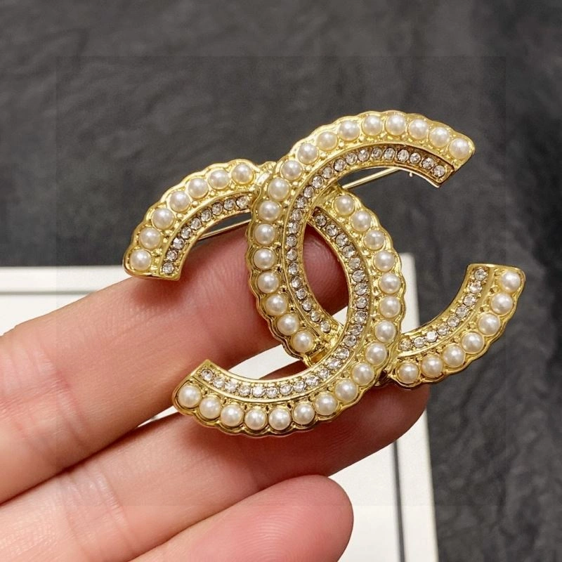 Contemporary Chanel Brooches 229260