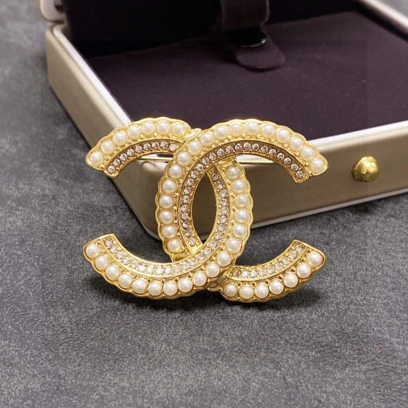 Contemporary Chanel Brooches 229260