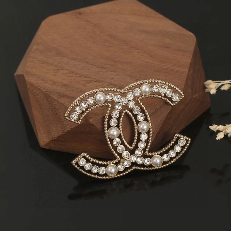 Chanel Brooches Comfortable 229298