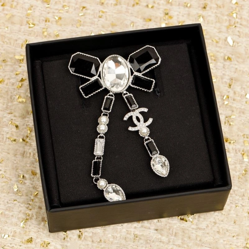 Cozy Chanel Brooches 229256