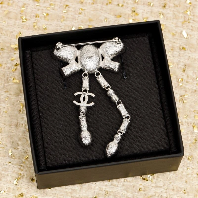 Cozy Chanel Brooches 229256