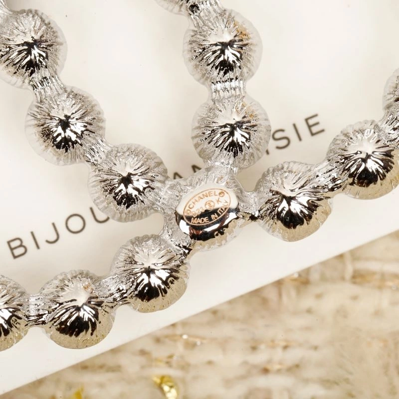 Lightweight Chanel Brooches 229208