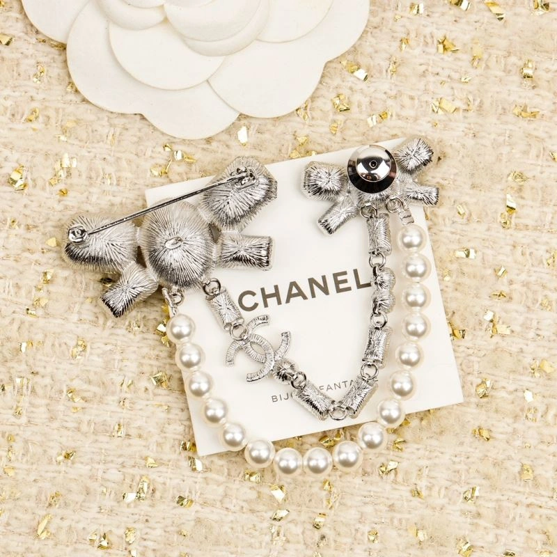 Chanel Brooches StreetReady 229210