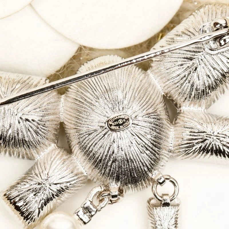 Chanel Brooches StreetReady 229210
