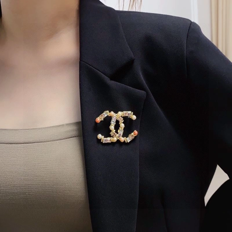 SoftTouch Chanel Brooches 229211