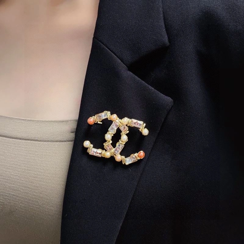 SoftTouch Chanel Brooches 229211